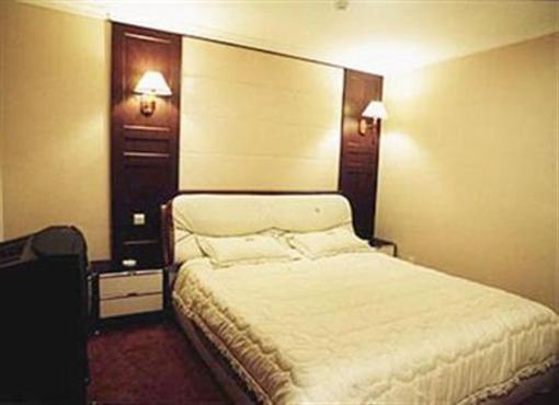 фото отеля Qianyang Hotel