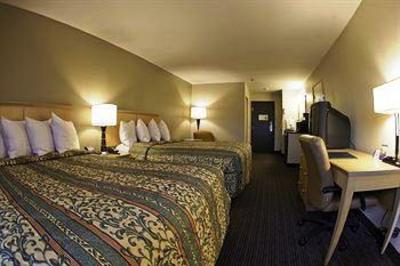 фото отеля Clackamas Inn & Suites