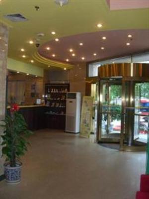 фото отеля Home Inn (Nanchang Bayi Square)