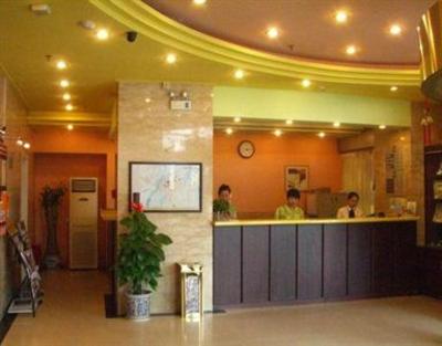 фото отеля Home Inn (Nanchang Bayi Square)