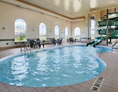фото отеля Days Inn & Suites Winkler