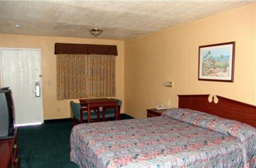 фото отеля Budget Inn of Bellflower