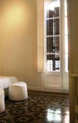 фото отеля Hostal Poblenou