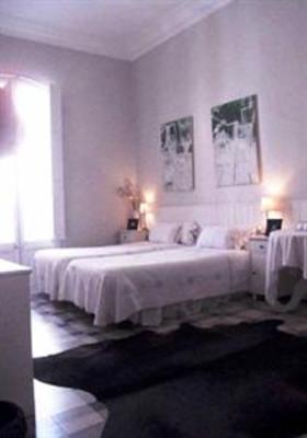 фото отеля Hostal Poblenou