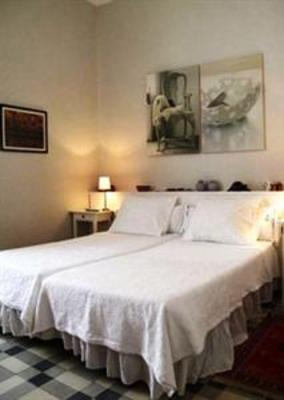 фото отеля Hostal Poblenou