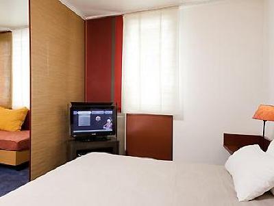 фото отеля Suite Novotel Paris Velizy