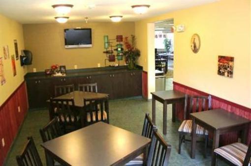 фото отеля GuestHouse Inn & Suites Sutherlin Roseburg
