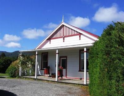 фото отеля Murrell's Grand View House Bed & Breakfast Manapouri
