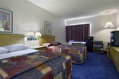 фото отеля Plano Inn & Suites