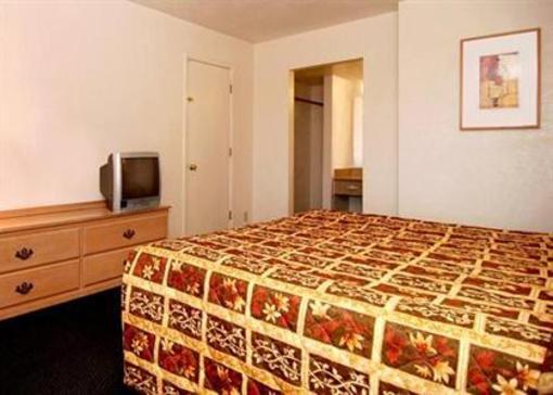 фото отеля Red Roof Inn - Midtown