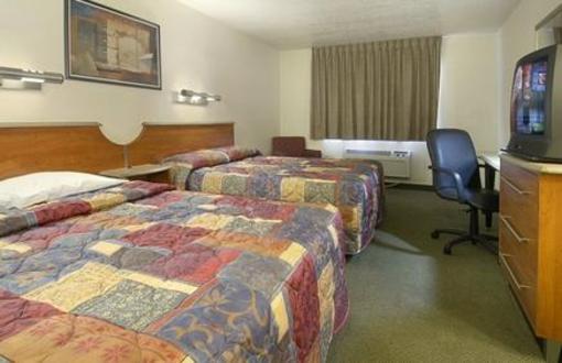 фото отеля Red Roof Inn - Midtown