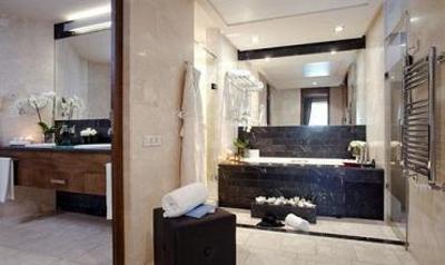 фото отеля Mirasierra Suites Hotel