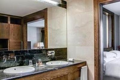 фото отеля Mirasierra Suites Hotel