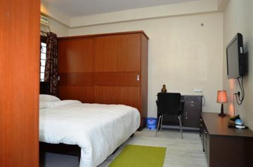 фото отеля Falcons Nest-Gachibowli Apartment