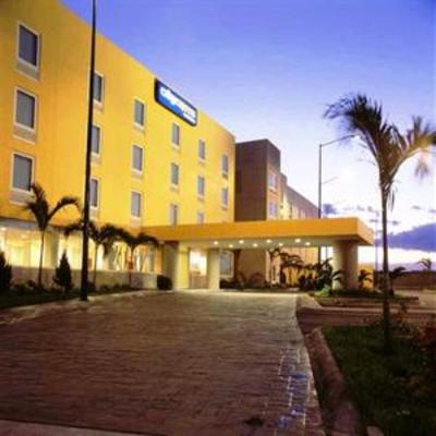 фото отеля City Express Nuevo Laredo