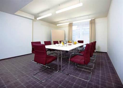 фото отеля Hotel Gasthof Sonne Neuendettelsau