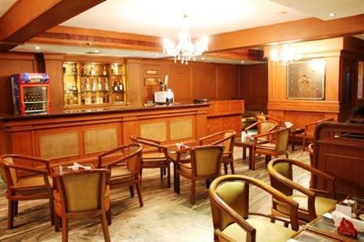 фото отеля Emerald Park Hotel