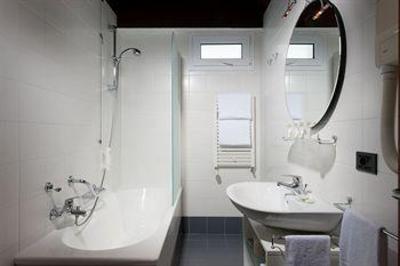 фото отеля Victoria Prestige Hotel
