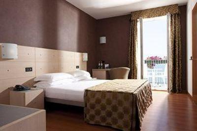 фото отеля Victoria Prestige Hotel