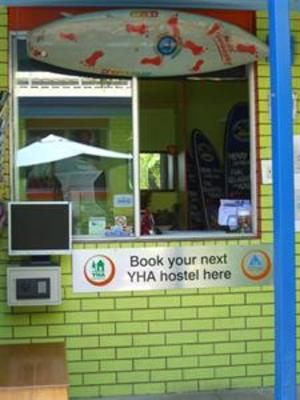 фото отеля Maroochydore YHA Backpackers Hostel