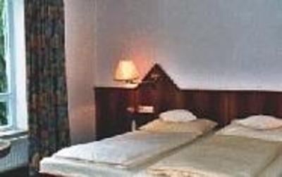 фото отеля Hotel Goldene Uhr
