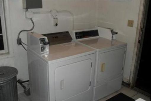 фото отеля Madison Suites Motel