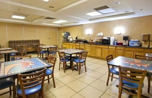 фото отеля Red Roof Inn Knoxville Central