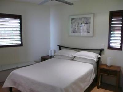 фото отеля L'Auberge Apartments Noosa