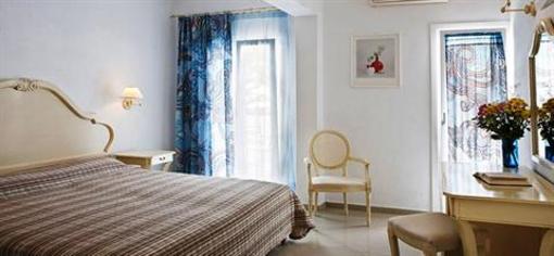 фото отеля Kamari New Wing Hotel