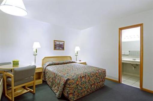фото отеля Americas Best Value Inn Liberal