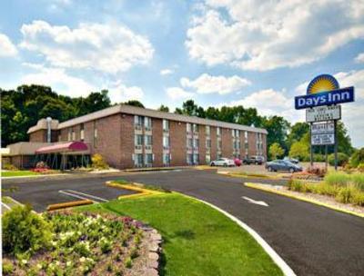 фото отеля Days Inn East Windsor Hightstown