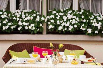 фото отеля Hotel & Restaurant Sonne