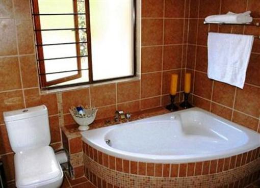 фото отеля Nomndeni Lodge Fumanekile Nelspruit