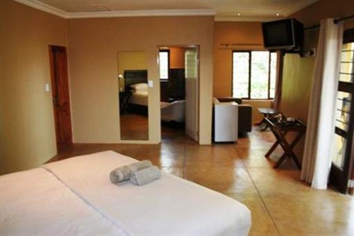 фото отеля Nomndeni Lodge Fumanekile Nelspruit