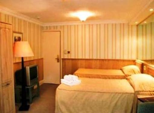 фото отеля Clifton Park Hotel