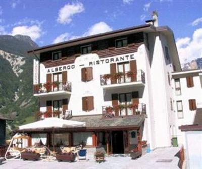 фото отеля La Lanterna Hotel Chiesa in Valmalenco