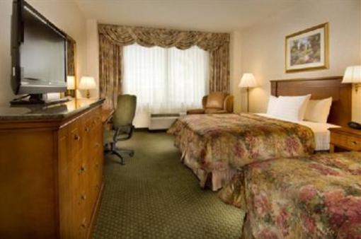 фото отеля Drury Inn & Suites West Des Moines