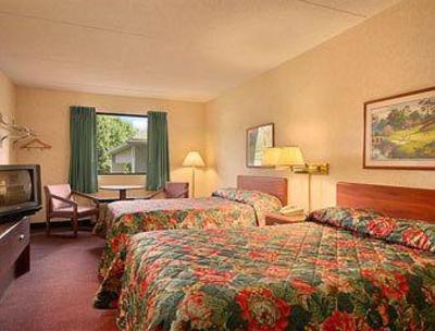 фото отеля Super 8 Motel Pittsburgh Harmarville