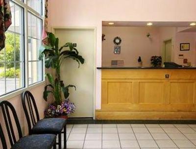 фото отеля Super 8 Motel Fayetteville (North Carolina)