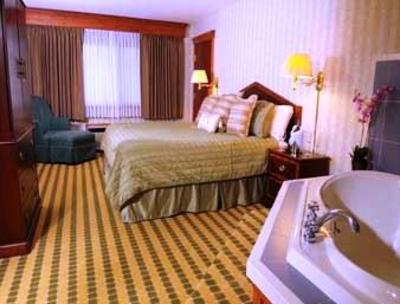 фото отеля Ramada Inn & Suites Saginaw