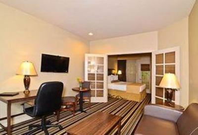 фото отеля University Park Inn and Suites