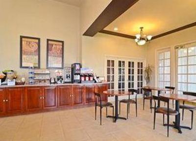 фото отеля University Park Inn and Suites