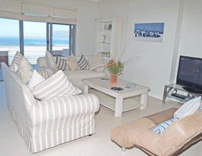 фото отеля Whale Watchers Luxury Self-catering Accommodation at Muizenberg Beach