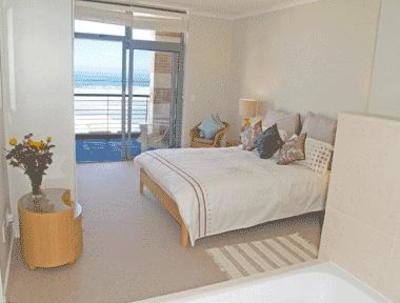 фото отеля Whale Watchers Luxury Self-catering Accommodation at Muizenberg Beach