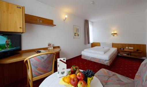 фото отеля Hotel Gasthof Adler Ulm