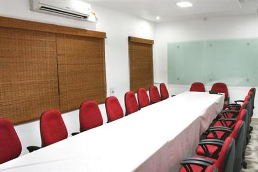 фото отеля Juhu Grand Service Apartments Salem (India)