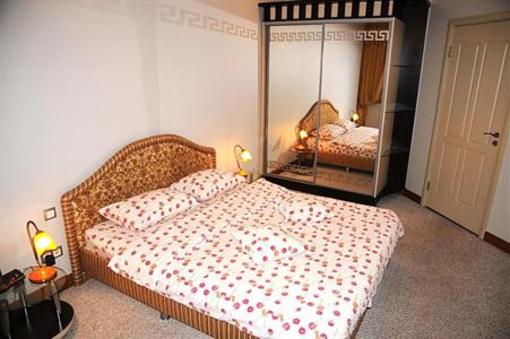 фото отеля First Choice Apartments