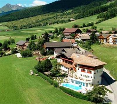 фото отеля Hotel Schonblick Rodeneck