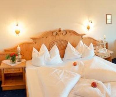фото отеля Hotel Schonblick Rodeneck