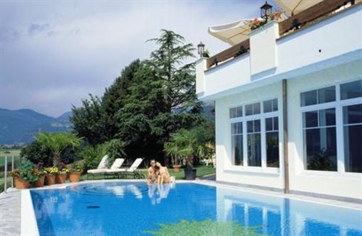 фото отеля Hotel Schonblick Rodeneck